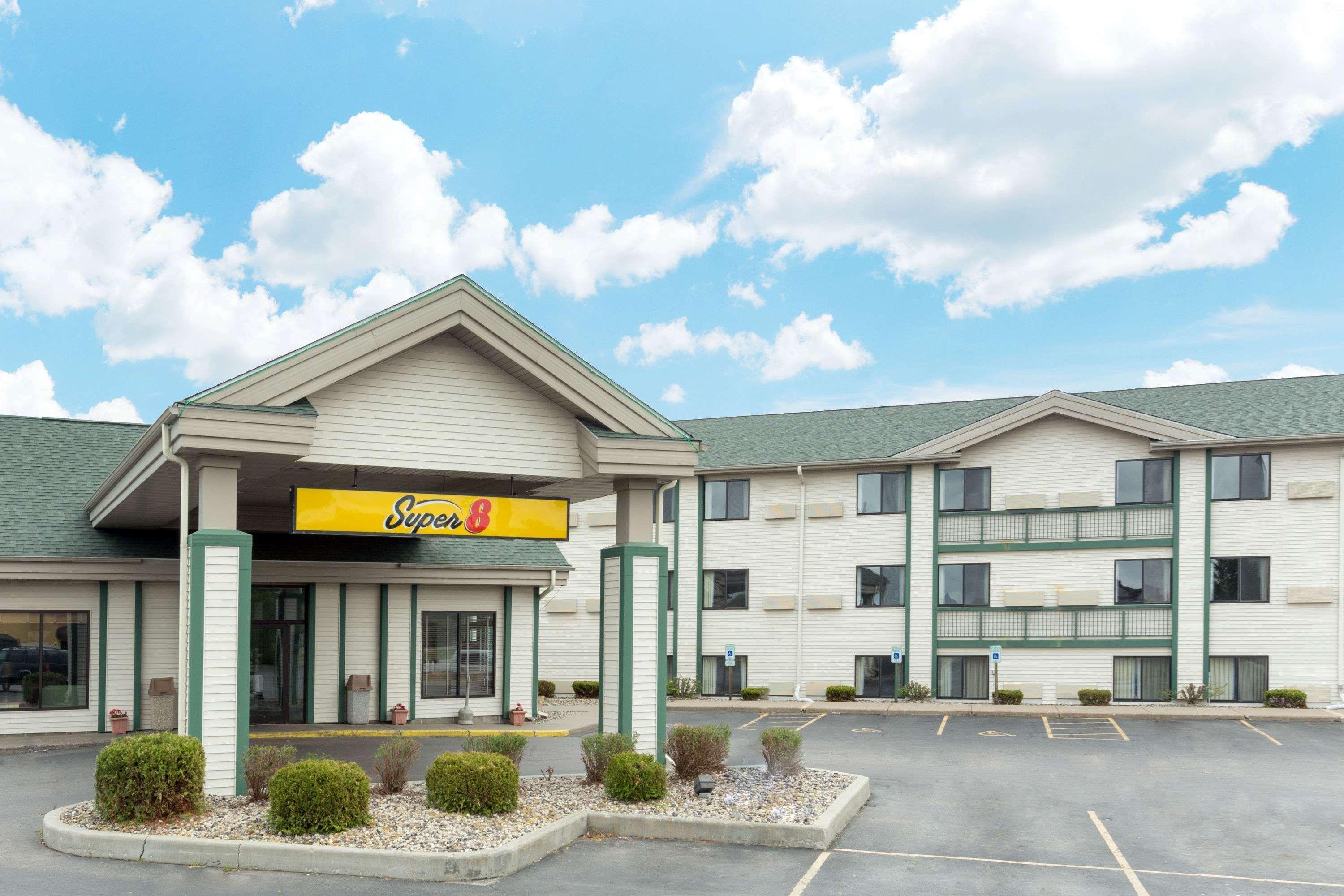 Super 8 By Wyndham Wisconsin Dells Hotell Exteriör bild