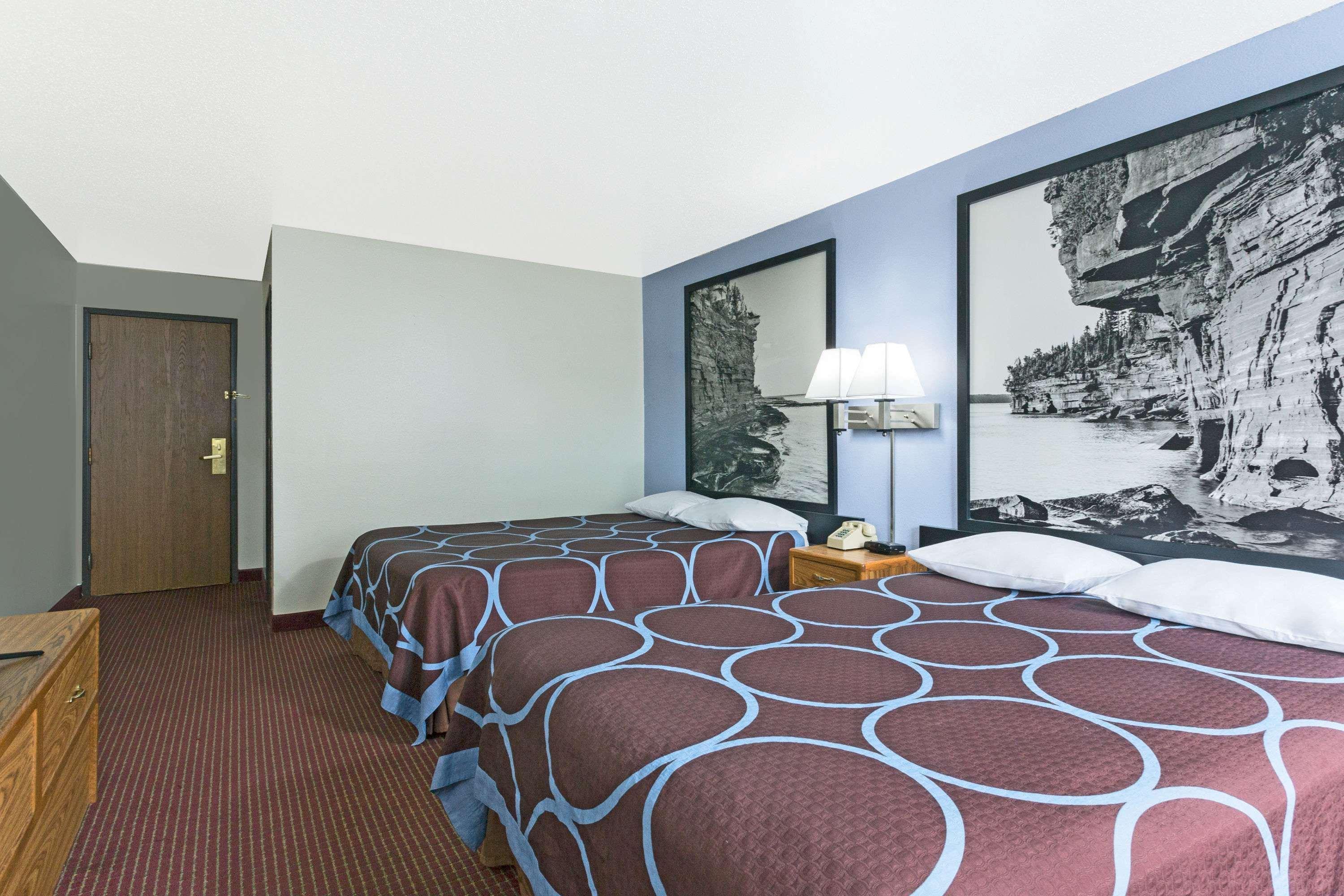 Super 8 By Wyndham Wisconsin Dells Hotell Exteriör bild