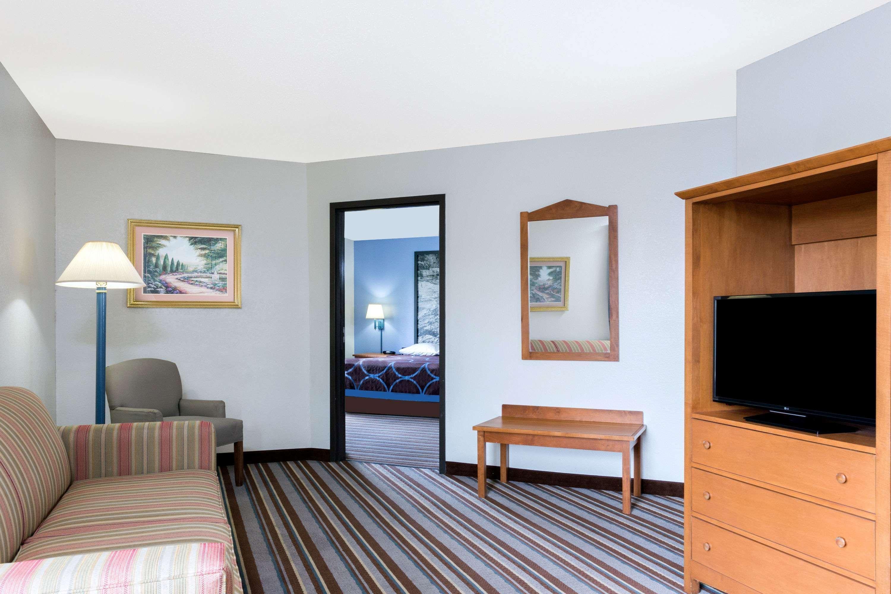 Super 8 By Wyndham Wisconsin Dells Hotell Exteriör bild